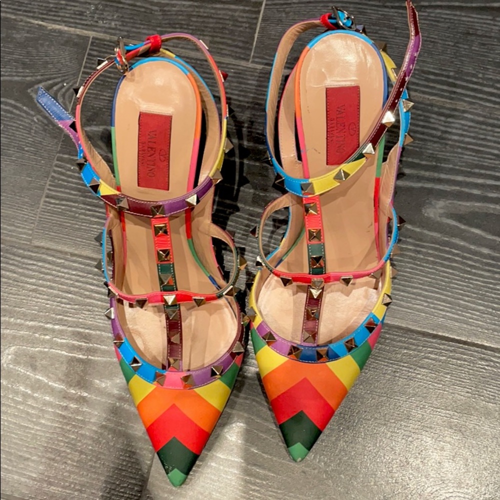 SEMI BRAND NEW VALENTINO HEELS